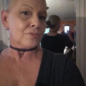 Meet your Posher, Roxana